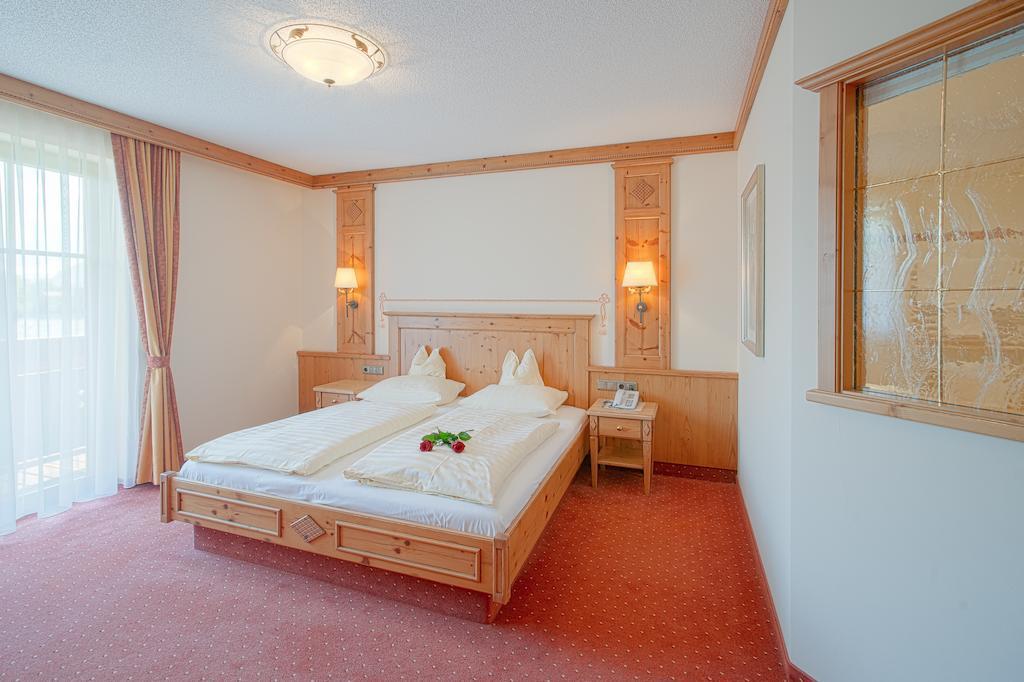 Landhaus Gruenau Bed & Breakfast Wals-Siezenheim Room photo